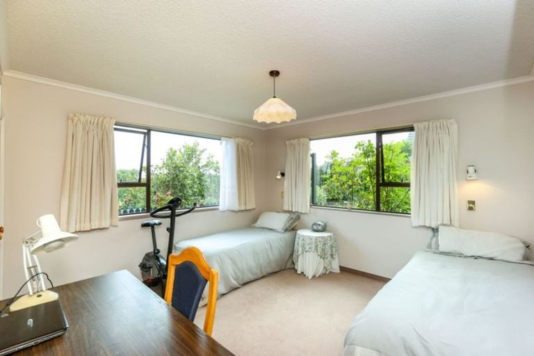 Photo of property in 27 Fairfax Terrace, Frankleigh Park, New Plymouth, 4310