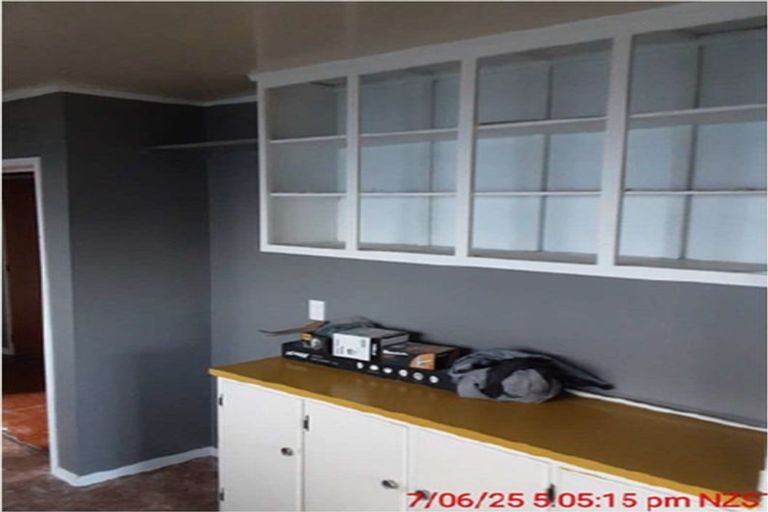 Photo of property in 1 Albany Road, One Tree Point, 0118