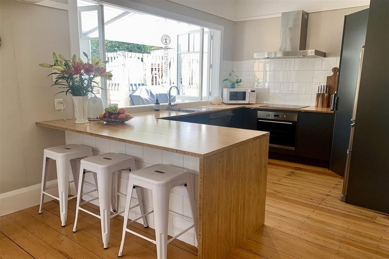 Photo of property in 8 Anzac Road, Morningside, Whangarei, 0110