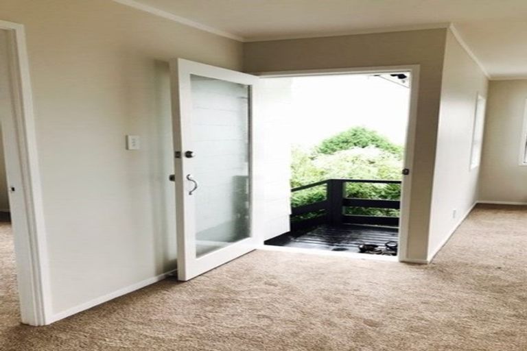 Photo of property in 43 Cedar Heights Avenue, Massey, Auckland, 0614