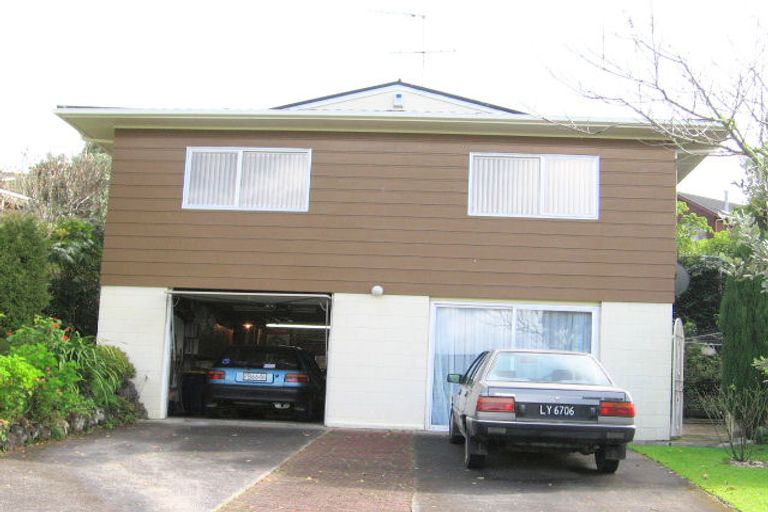 Photo of property in 15 Amante Crescent, Mairangi Bay, Auckland, 0630