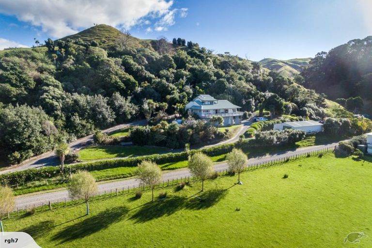Photo of property in 1969 Long Range Road, Blackhead, Waipukurau, 4284