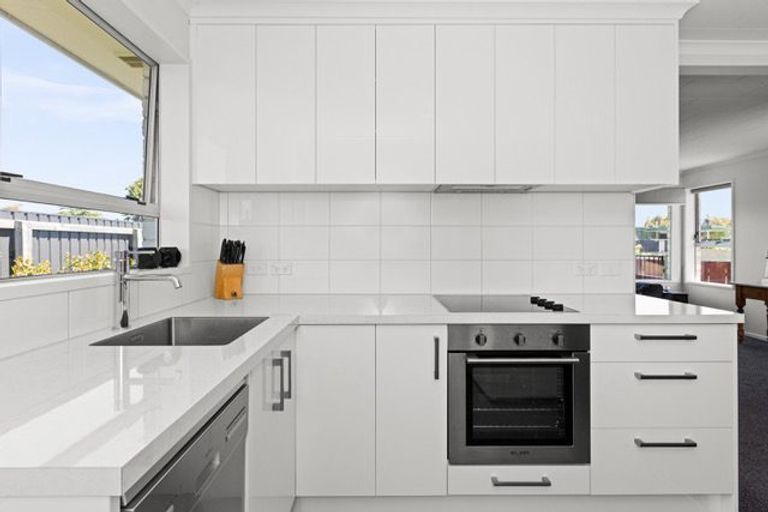 Photo of property in 1/508 Poplar Place, Akina, Hastings, 4122