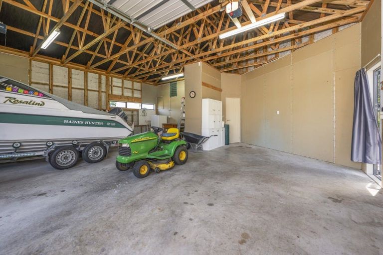 Photo of property in 6 Flaxen Way, Kinloch, Taupo, 3377