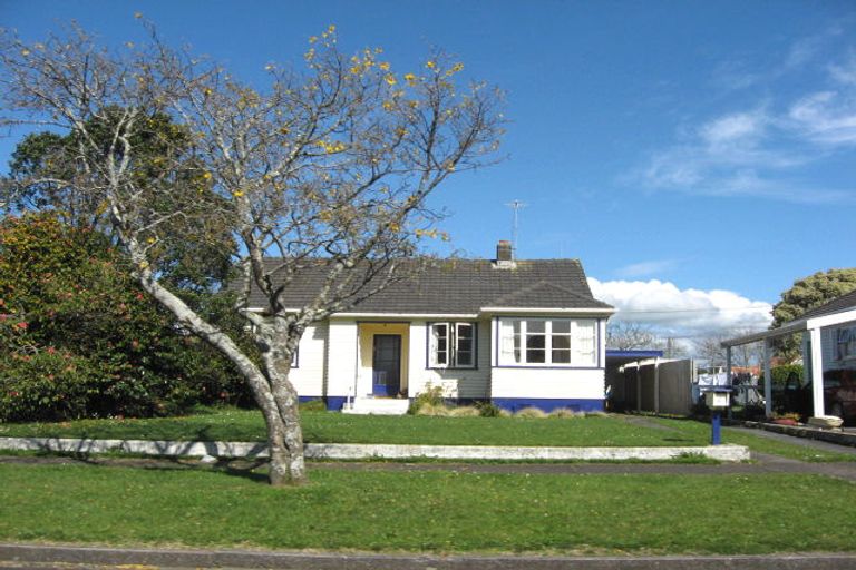 Photo of property in 4 Kaimata Street, Brooklands, New Plymouth, 4310