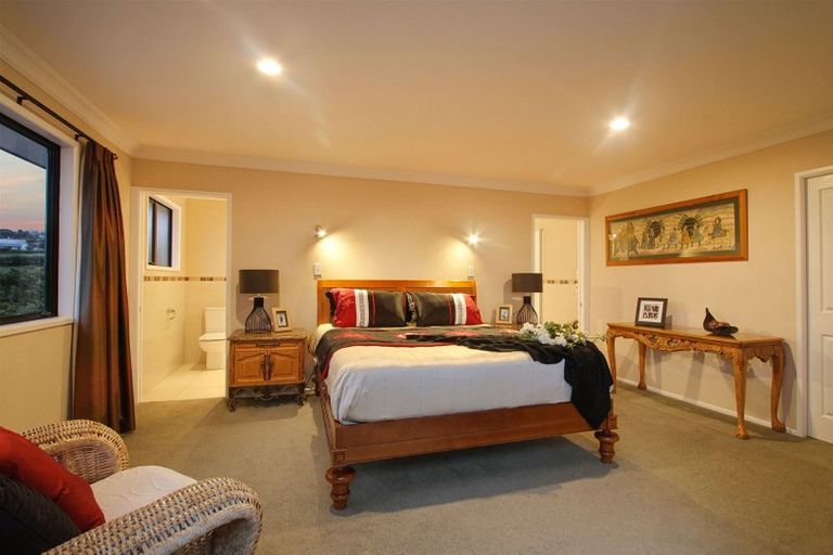 Photo of property in 241 Wellington Street, Pukekohe, 2120