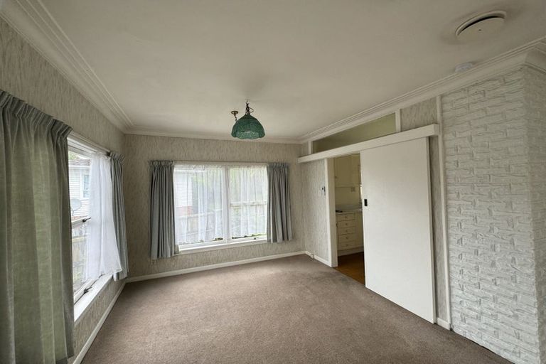 Photo of property in 1/1 Benders Avenue, Hillcrest, Auckland, 0627