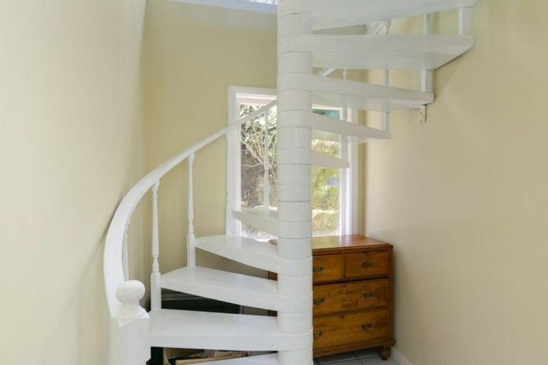 Photo of property in 1 Sar Street, Wadestown, Wellington, 6012