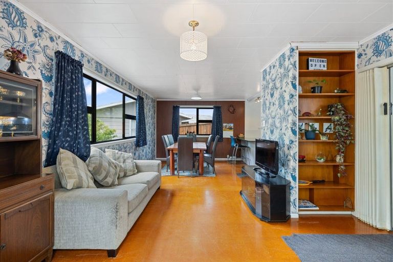 Photo of property in 72 Aotea Crescent, Tokoroa, 3420