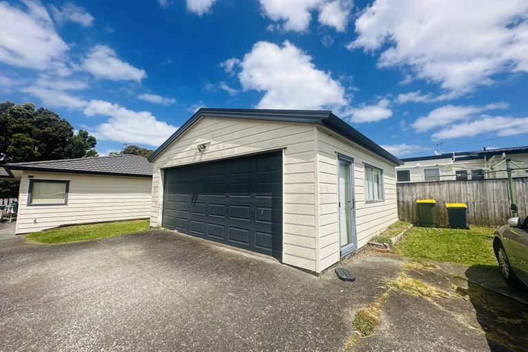 Photo of property in 64 Golf Road, New Lynn, Auckland, 0600
