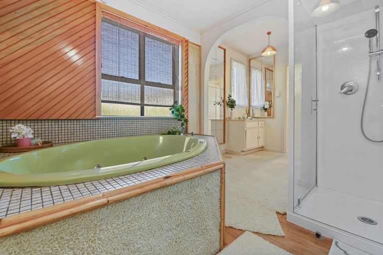 Photo of property in 17 Selwyn Road, Lynmore, Rotorua, 3010