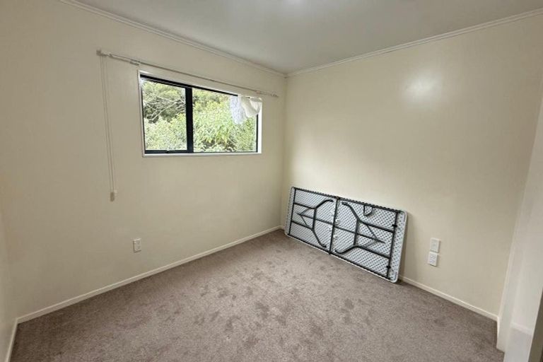Photo of property in 79 Kemp Road, Massey, Auckland, 0614