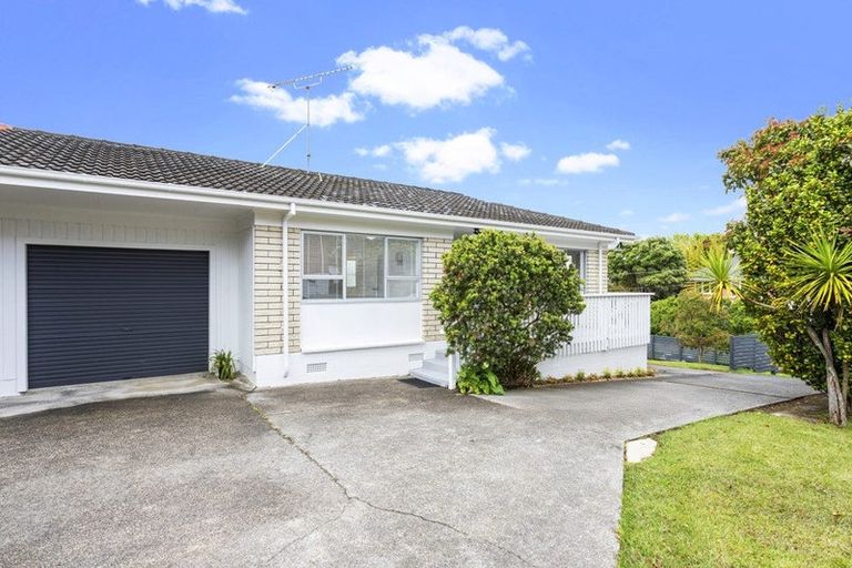 Photo of property in 1/38 Divich Avenue, Te Atatu South, Auckland, 0610