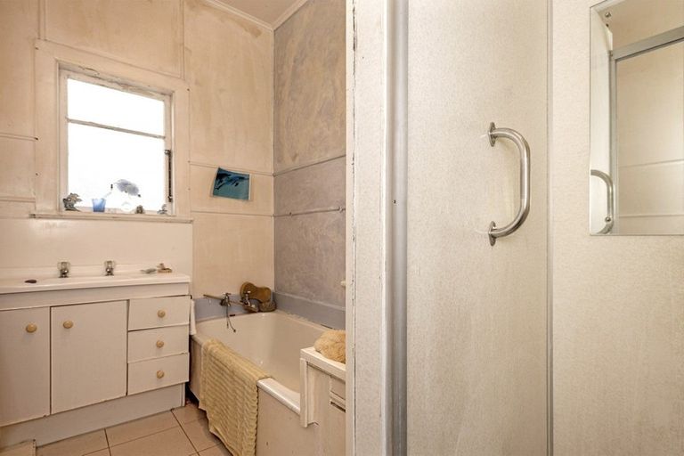 Photo of property in 14 Cochrane Street, Elgin, Gisborne, 4010