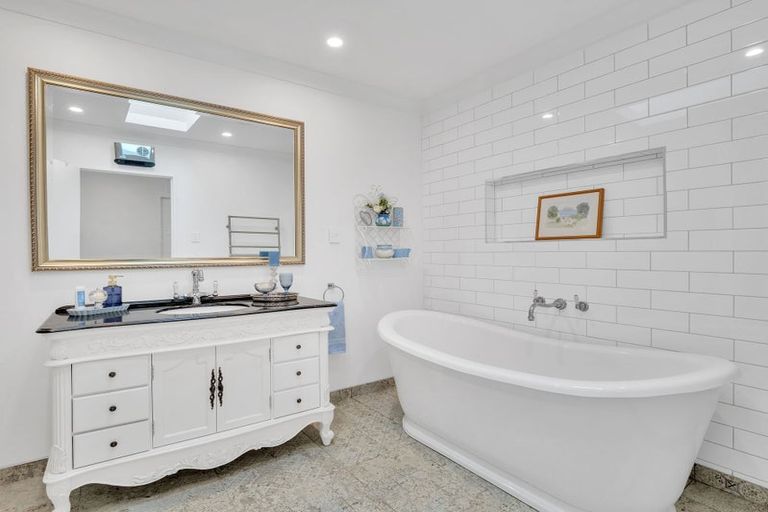 Photo of property in 237 High Street, Oxford, 7430