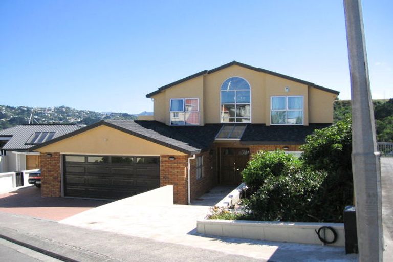 Photo of property in 16 Bay Lair Grove, Island Bay, Wellington, 6023