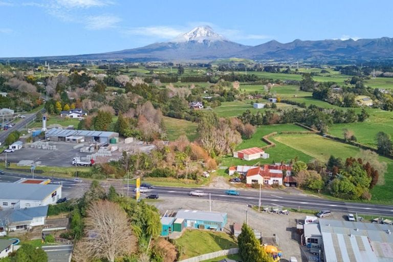 Photo of property in 1029 Junction Road, Egmont Village, 4371
