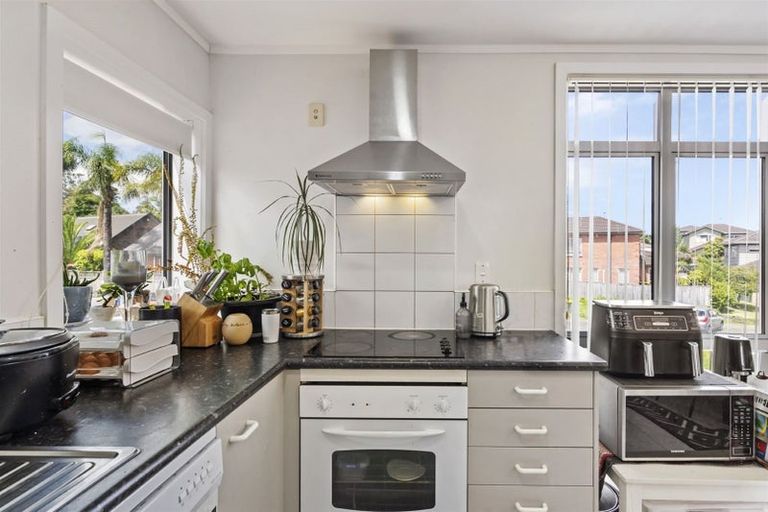 Photo of property in 7/15 Andersons Road, Oteha, Auckland, 0632