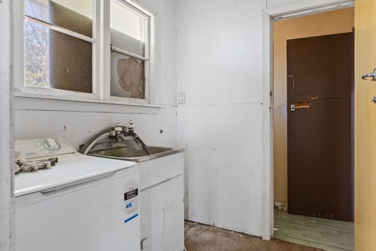 Photo of property in 15 Vancouver Crescent, Wainoni, Christchurch, 8061