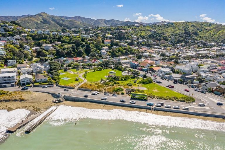 Photo of property in 7 Murray Street, Island Bay, Wellington, 6023