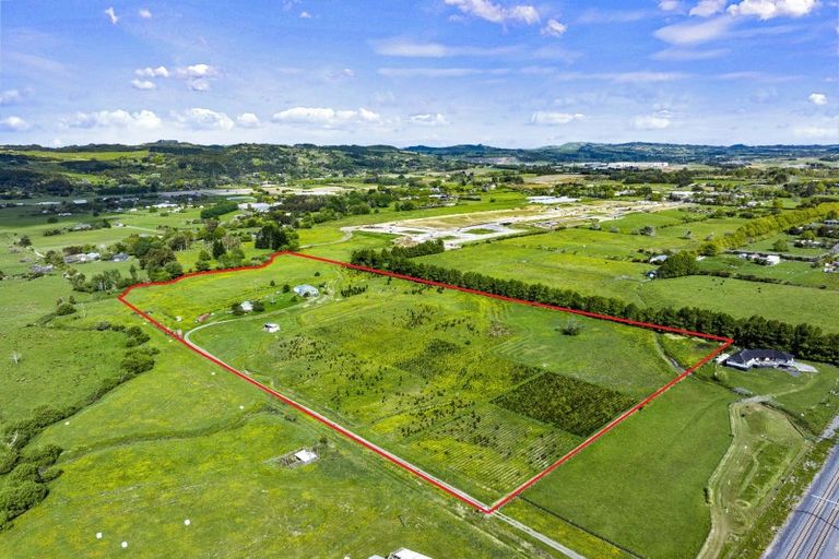 Photo of property in 201 Sutton Road, Drury, 2113