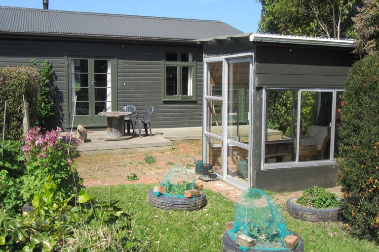 Photo of property in 260 Hannaton Road, Waimate, 7980