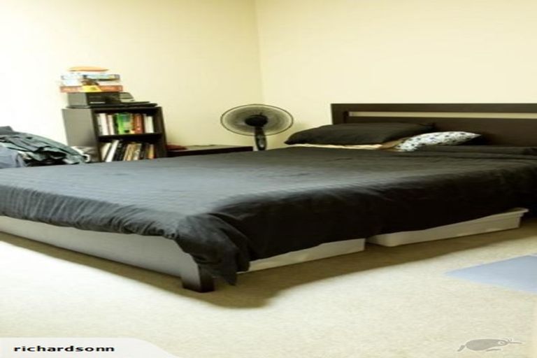 Photo of property in 4/25 Home Street, Mount Victoria, Wellington, 6011