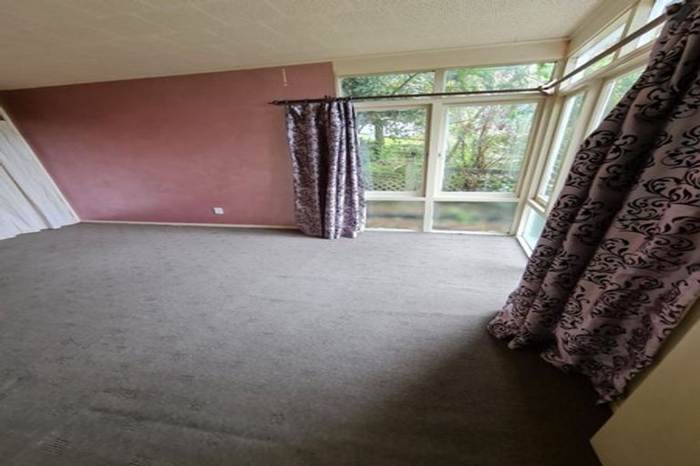 Photo of property in 16 De Val Drive, Titirangi, Auckland, 0604