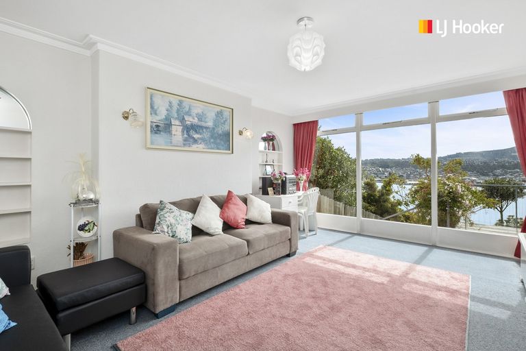 Photo of property in 121 Larnach Road, Vauxhall, Dunedin, 9013