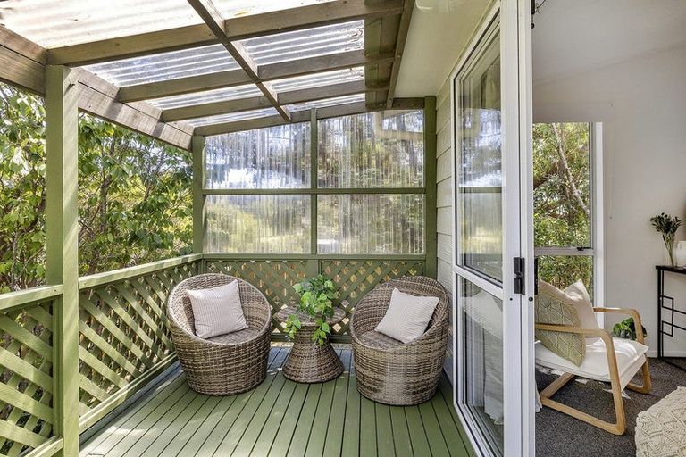 Photo of property in 21a Omapere Street, Whitby, Porirua, 5024