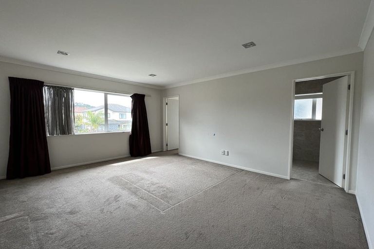 Photo of property in 16 Kira Road, Flat Bush, Auckland, 2016
