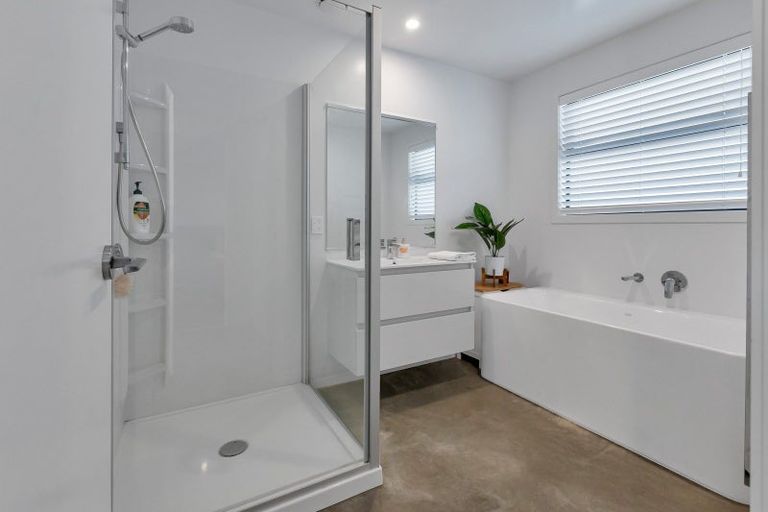 Photo of property in 11 Olney Court, One Tree Point, 0118