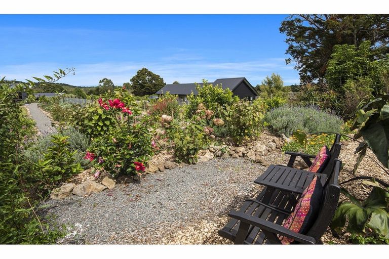 Photo of property in 21 Capstone Place, Te Kamo, Kamo, 0185