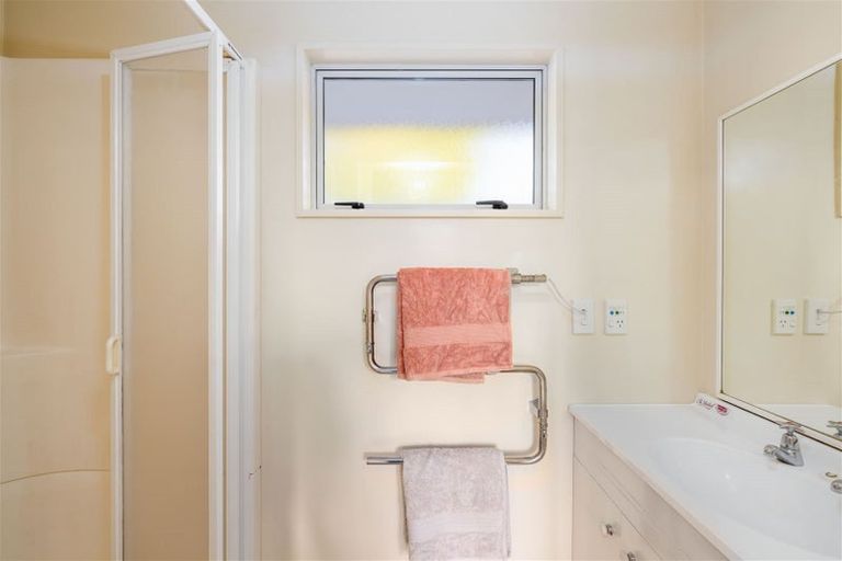 Photo of property in 8 Torquay Place, Bryndwr, Christchurch, 8053