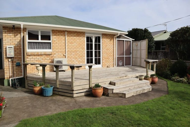 Photo of property in 27 Watson Street, Strandon, New Plymouth, 4312