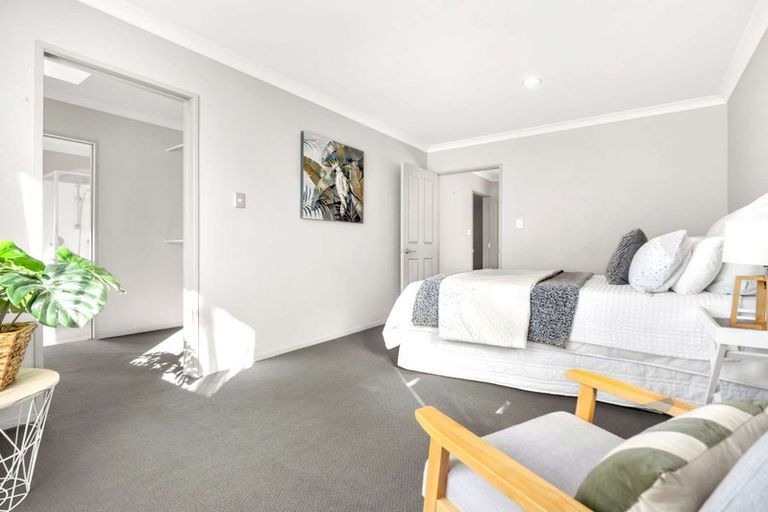 Photo of property in 100 Shakespeare Street, Leamington, Cambridge, 3432