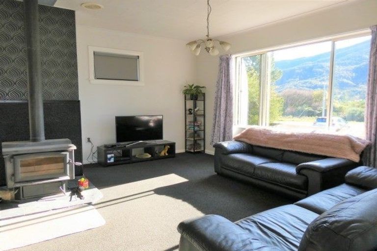 Photo of property in 12 Croft Place, Stillwater, Greymouth, 7805