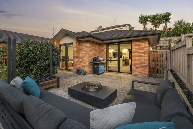 Photo of property in 24 Lomas Way, Albany, Auckland, 0632