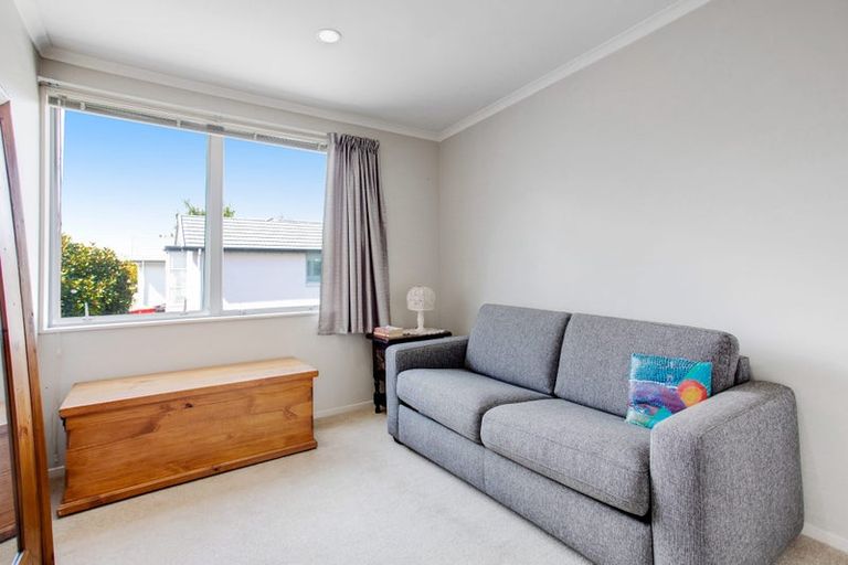 Photo of property in 16 Willow Camp Road, Takanini, 2112