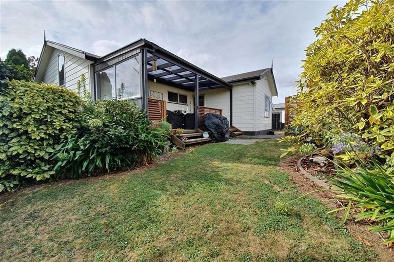 Photo of property in 1 Willowstream Grove, Cloverlea, Palmerston North, 4412