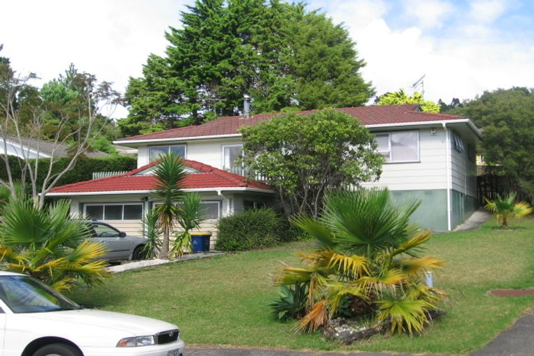 Photo of property in 48 Staincross Street, Green Bay, Auckland, 0604