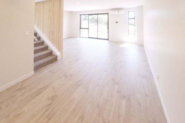 Photo of property in 26 Willowherb Lane, Hobsonville, Auckland, 0616