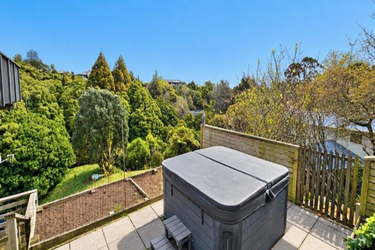 Photo of property in 9a Larsen Place, Merrilands, New Plymouth, 4312