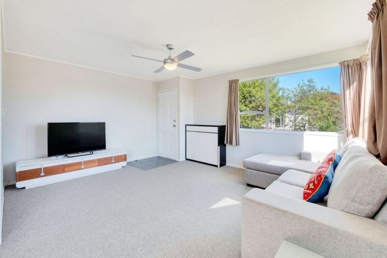Photo of property in 5 Devonshire Road, Unsworth Heights, Auckland, 0632