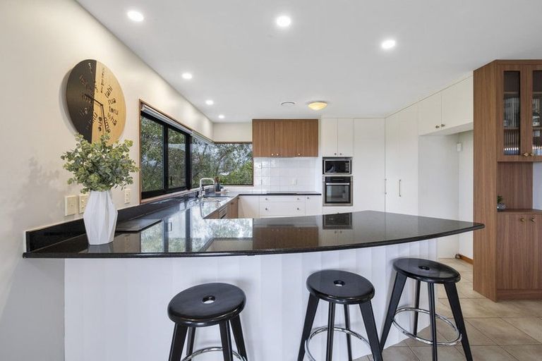 Photo of property in 33 Ruapehu Drive, Fitzherbert, Palmerston North, 4410