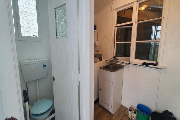 Photo of property in 53 Rhodes Street, Waimate, 7924