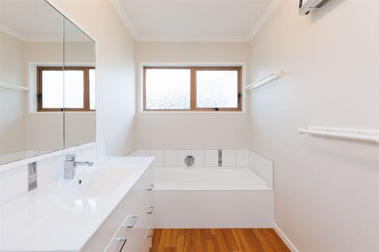 Photo of property in 15 Long Melford Road, Awapuni, Palmerston North, 4412