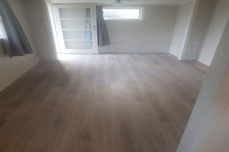 Photo of property in 7 Kia Ora Road, Beach Haven, Auckland, 0626