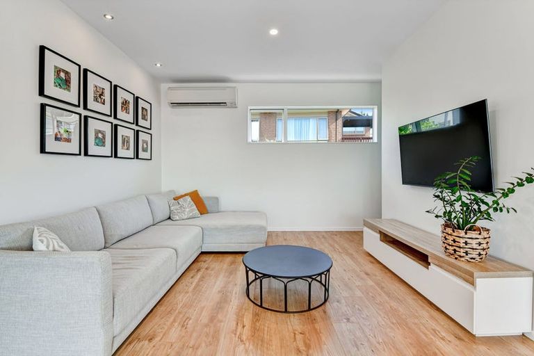 Photo of property in 17 Resolution Drive, Gulf Harbour, Whangaparaoa, 0930