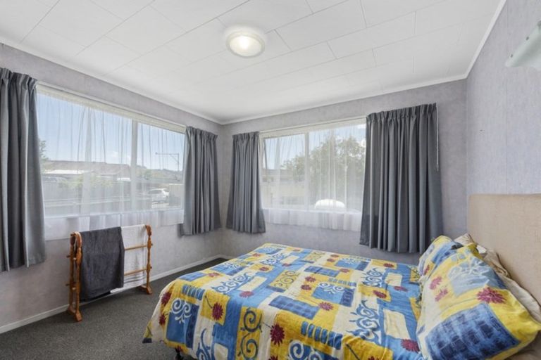 Photo of property in 62 Aniseed Grove, Timberlea, Upper Hutt, 5018